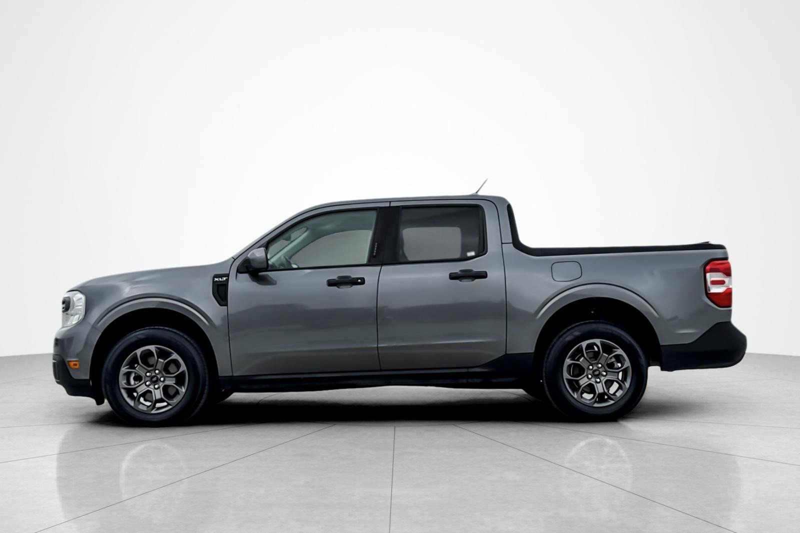 Used 2022 Ford Maverick XLT w/ XLT Luxury Package FWD image 2