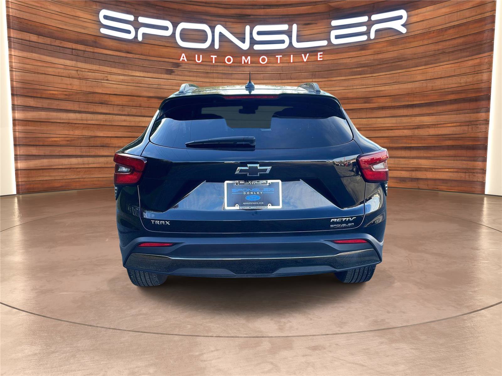 Used 2024 Chevrolet Trax ACTIV w/ Driver Confidence Package image 3