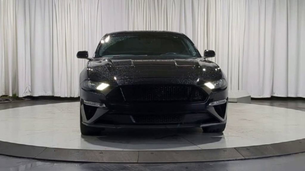 Used 2018 Ford Mustang GT Premium w/ Black Accent Package RWD image 3