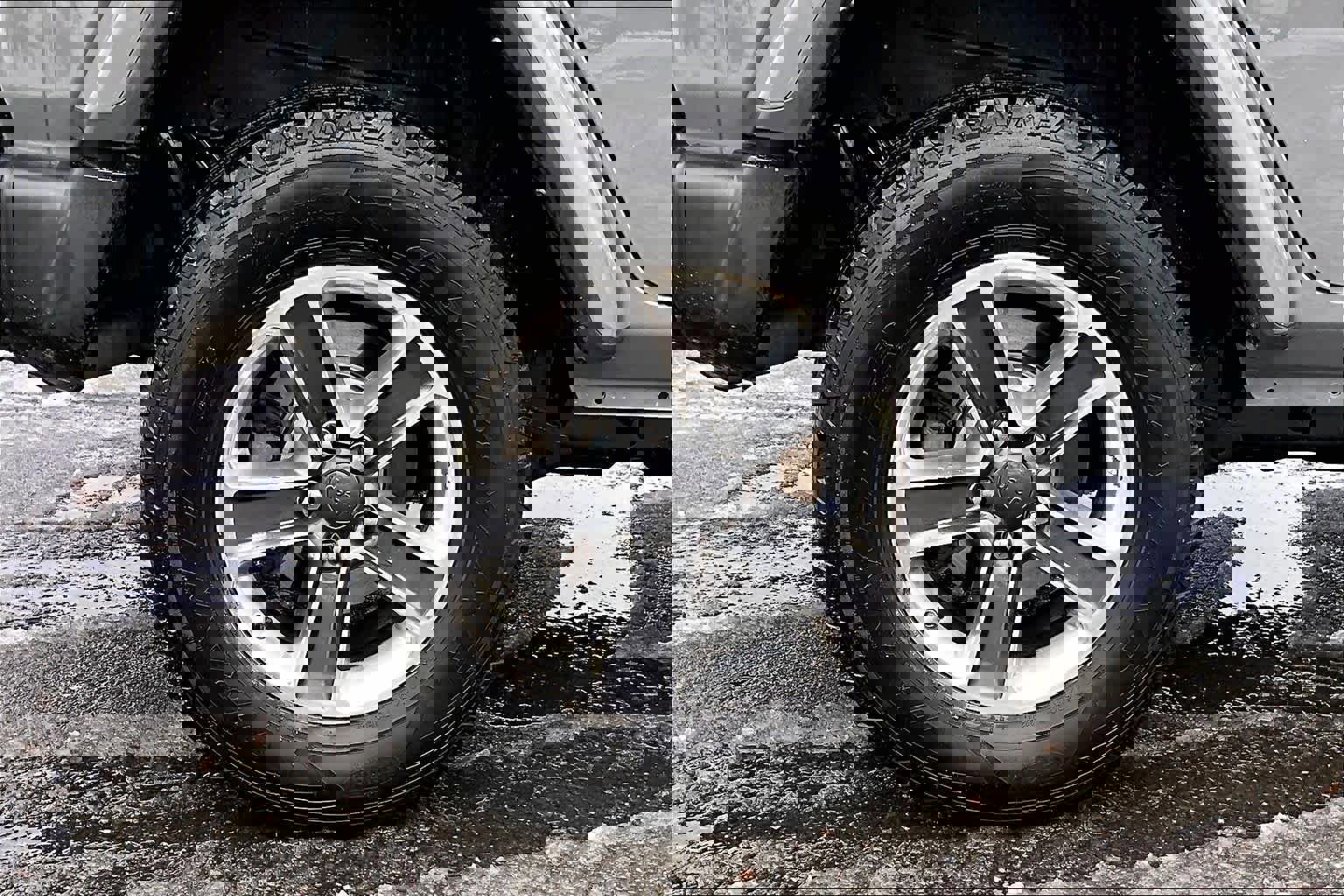 Used 2023 Jeep Wrangler Sahara image 39