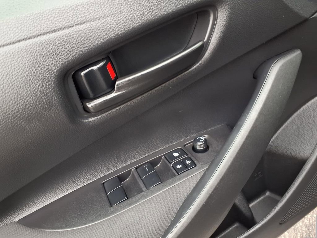Used 2025 Toyota Corolla LE FWD image 19