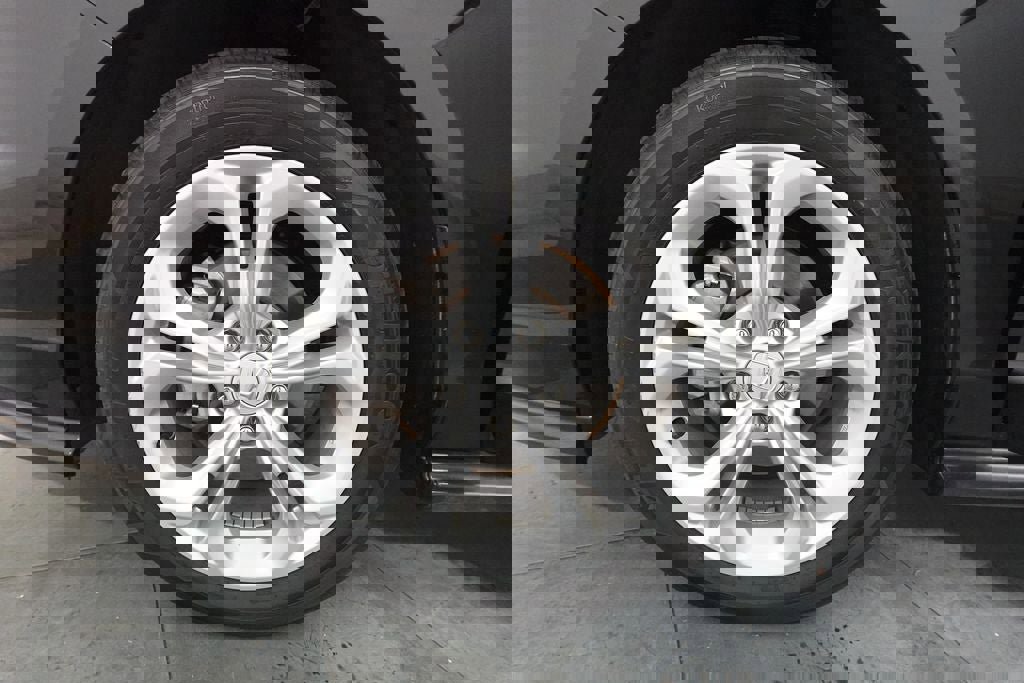 Used 2023 Honda Accord LX image 30