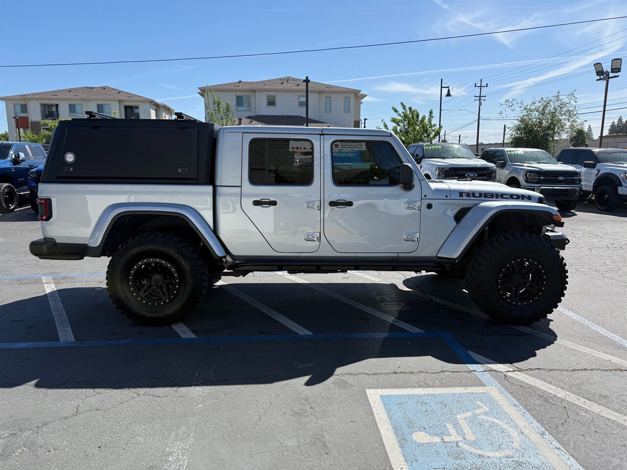 Used 2022 Jeep Gladiator Rubicon w/ Cold Weather Group AWD/4WD image 4