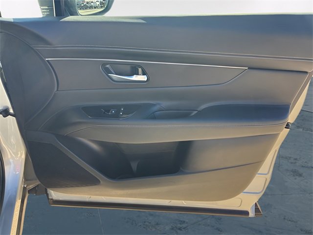 Used 2025 Nissan Murano SV image 14