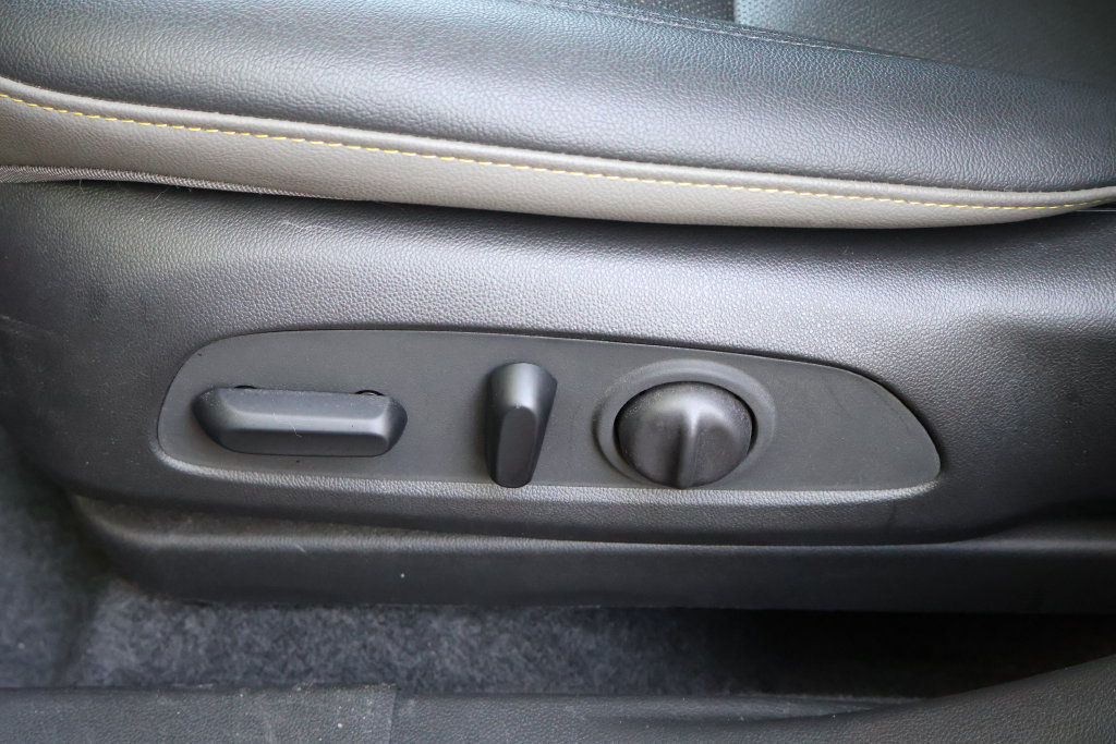Used 2024 Chevrolet Trax ACTIV w/ Sunroof Package FWD image 36