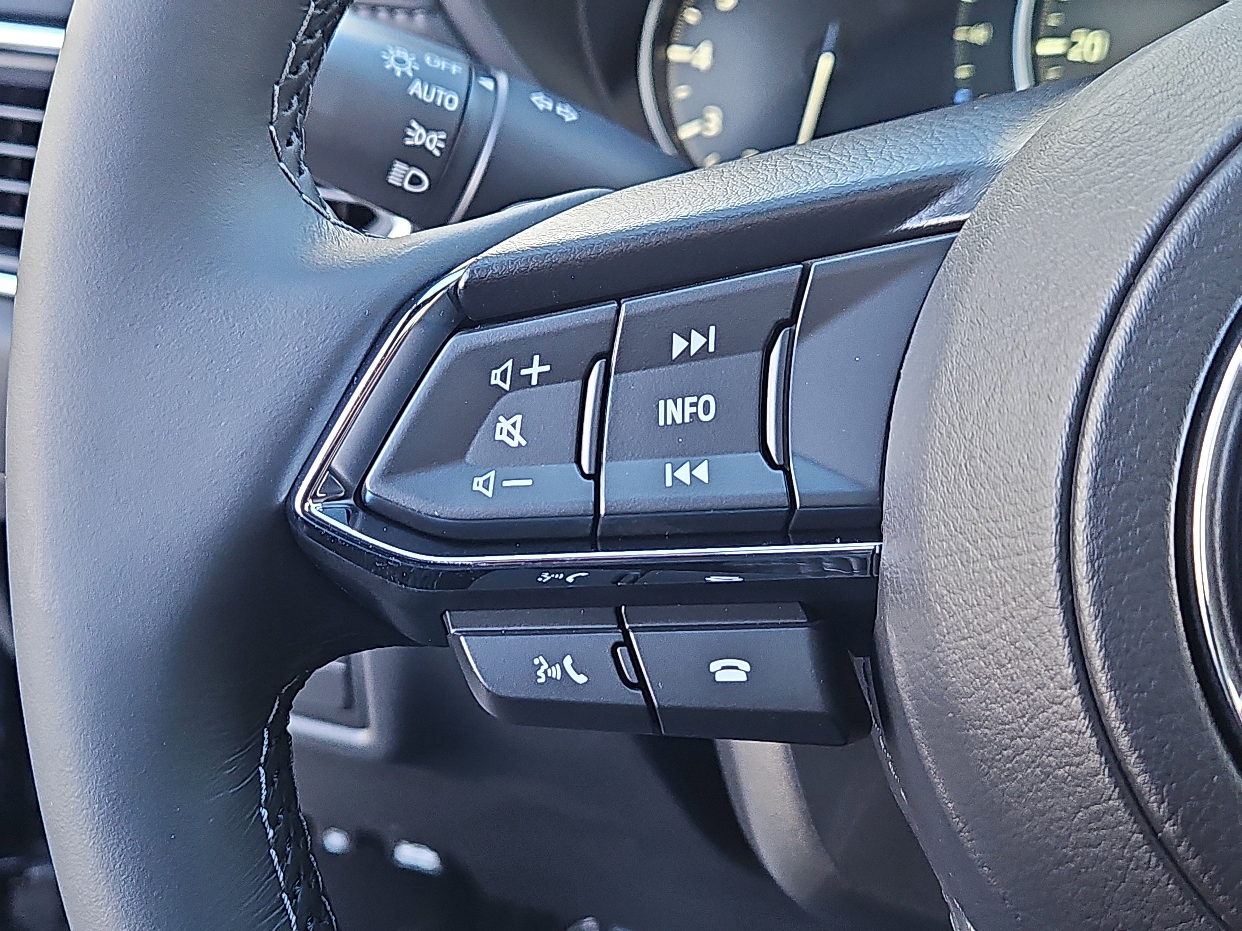 New 2025 MAZDA CX-5 Signature image 16