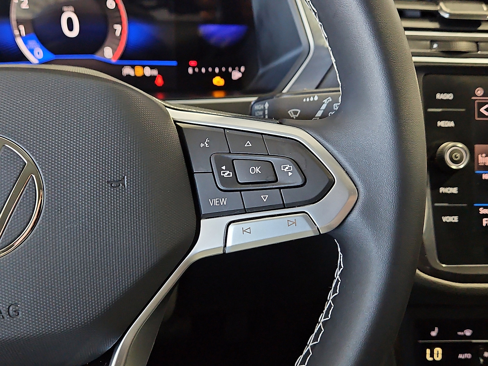 Certified 2023 Volkswagen Tiguan SE image 16