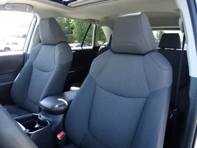 Certified 2019 Toyota RAV4 XLE w/ Convenience Package AWD/4WD image 18