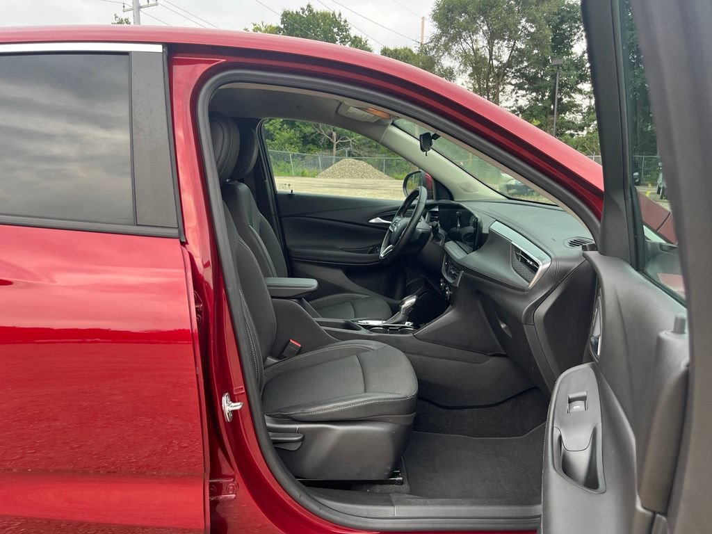 Used 2024 Buick Encore GX Preferred FWD image 32