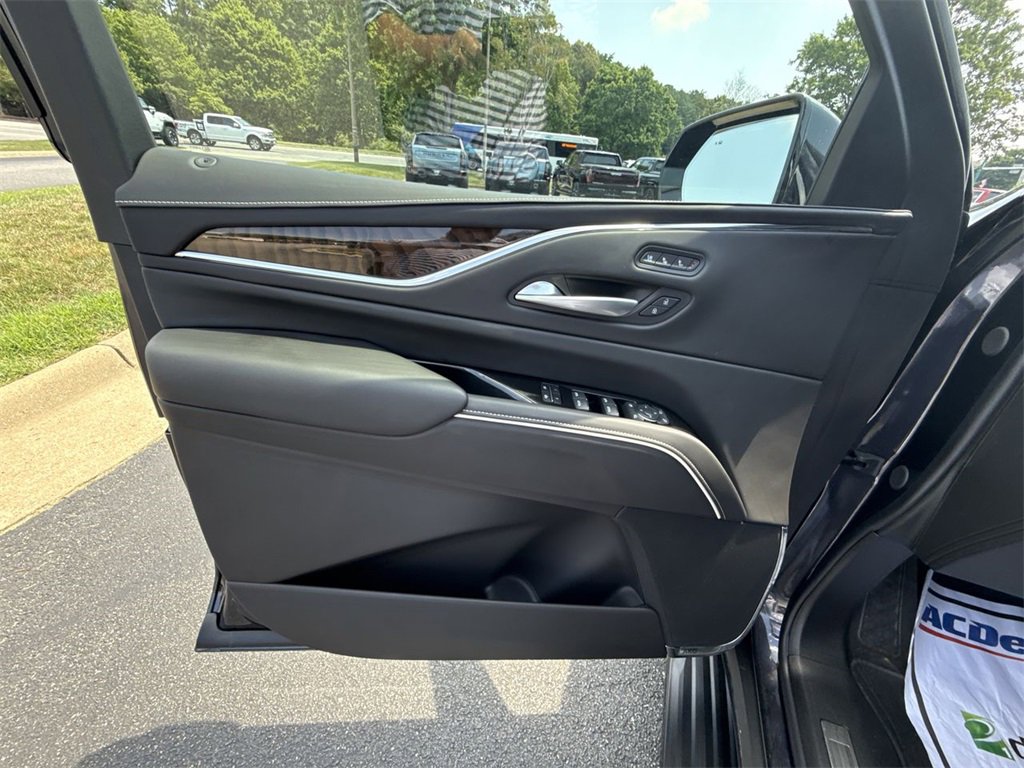 Certified 2024 Cadillac Escalade Premium Luxury Platinum image 22