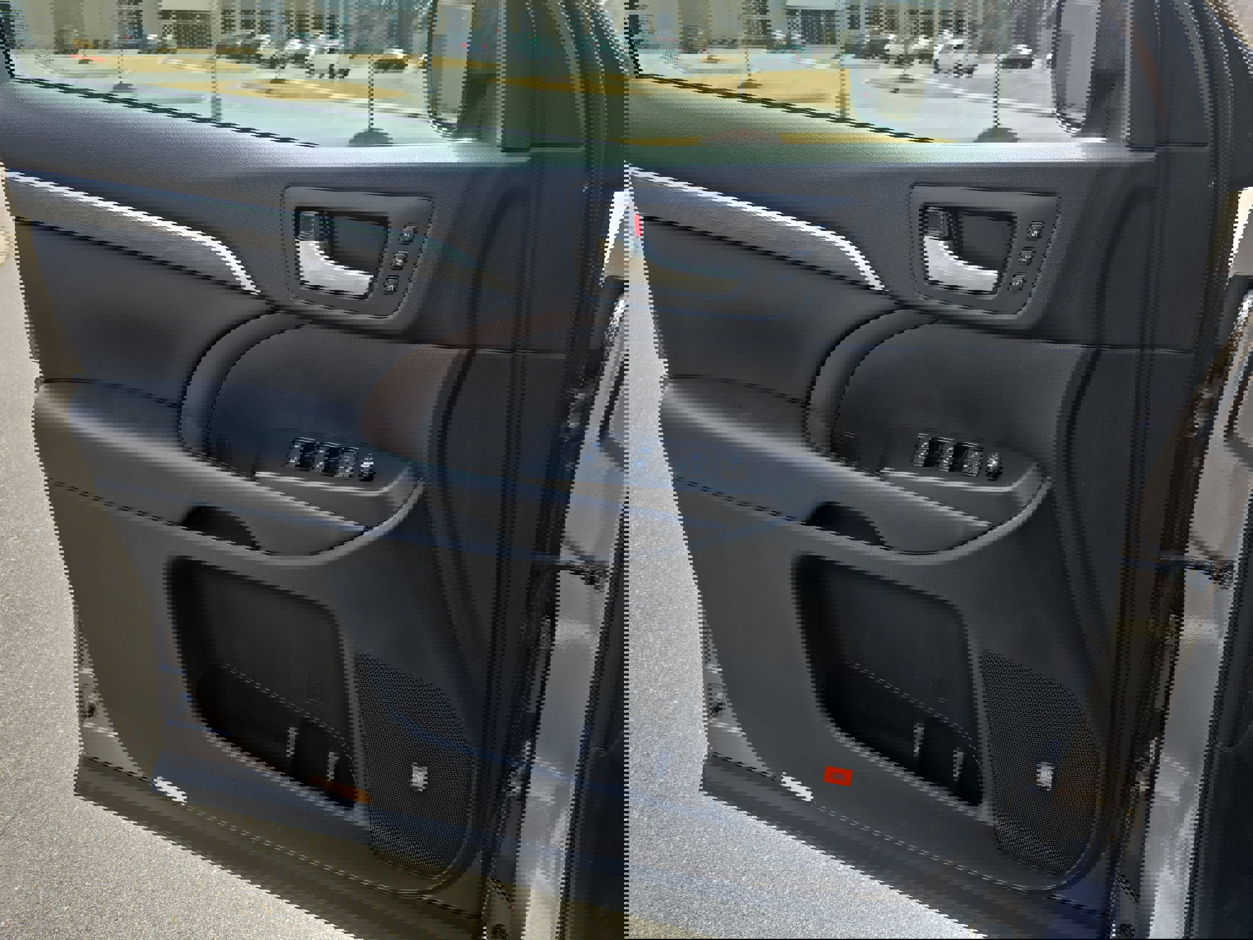 Used 2018 Toyota Highlander Limited image 29