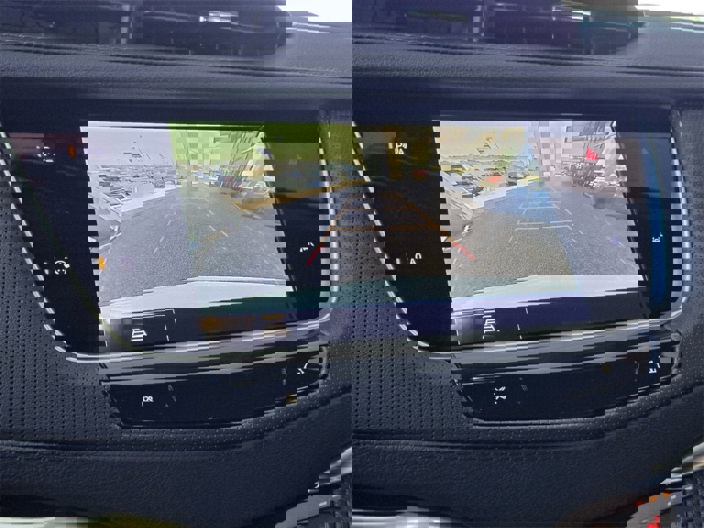 New 2025 Cadillac XT6 Luxury image 19