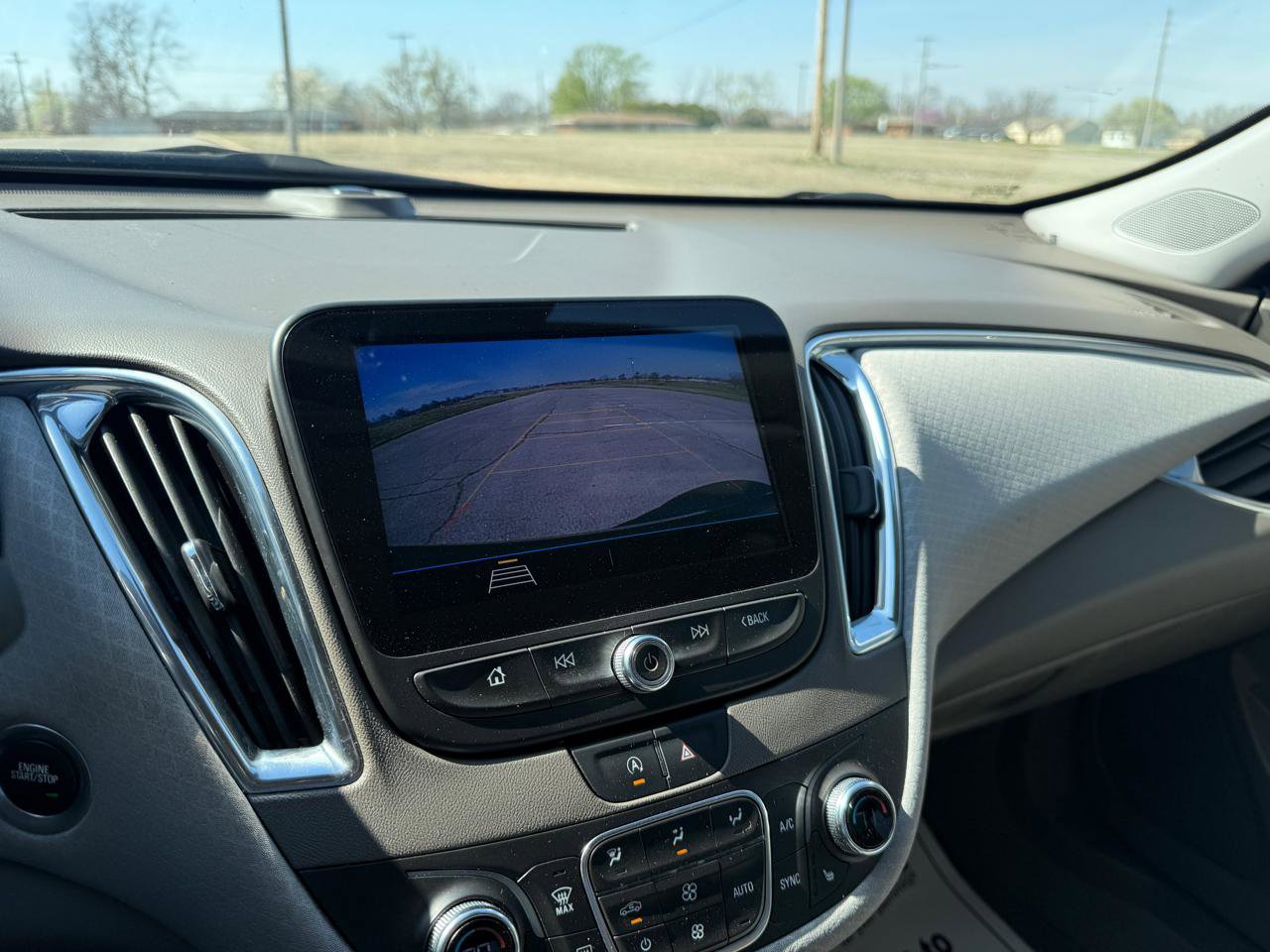 Used 2020 Chevrolet Malibu LT image 14
