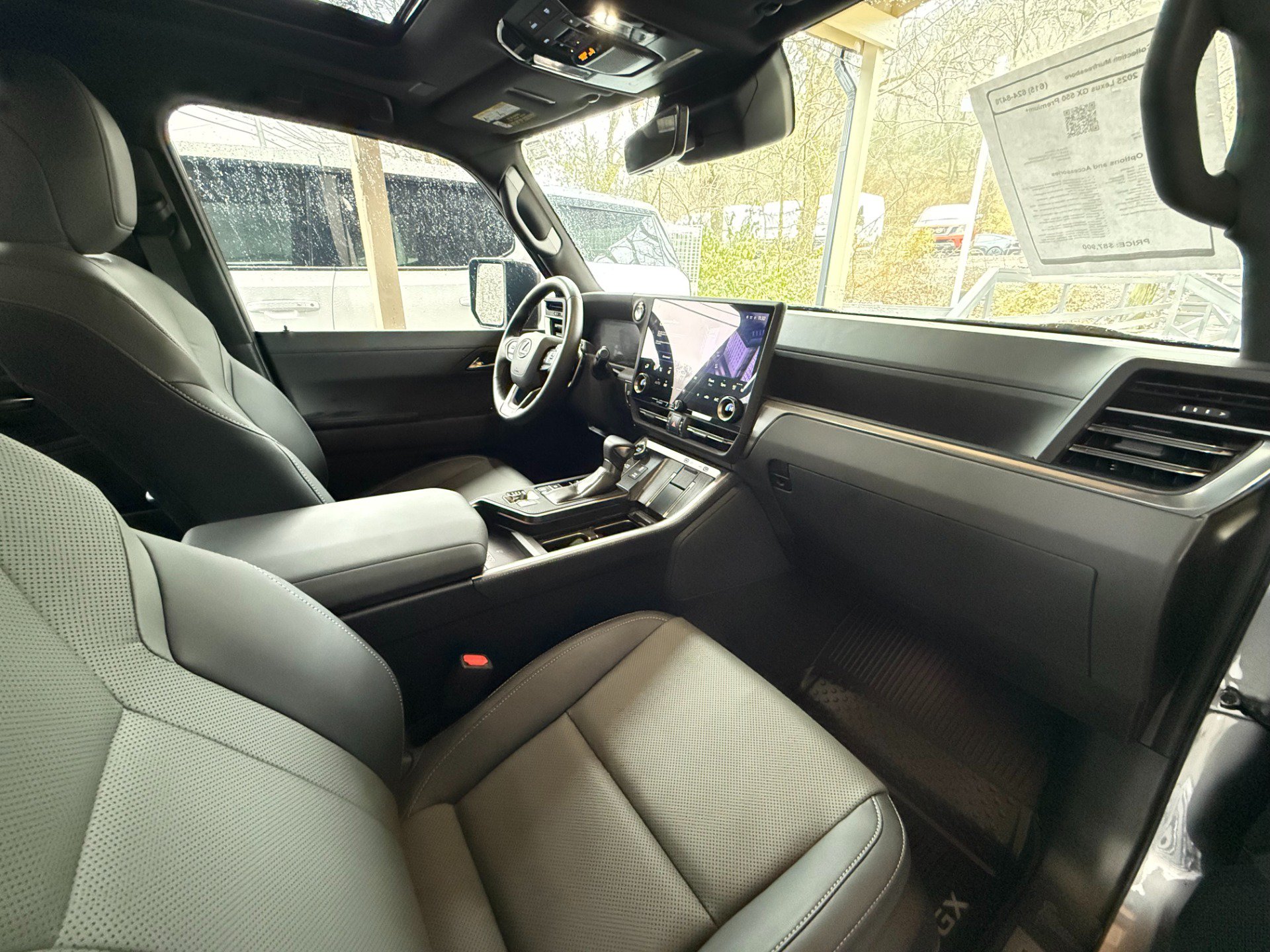 Used 2025 Lexus GX 550 w/ Accessory Package (2T) AWD/4WD image 16