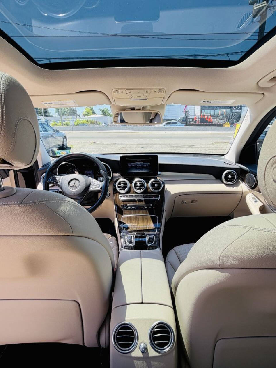 Used 2016 Mercedes-Benz GLC 300 4MATIC w/ Driver Assistance Package image 12