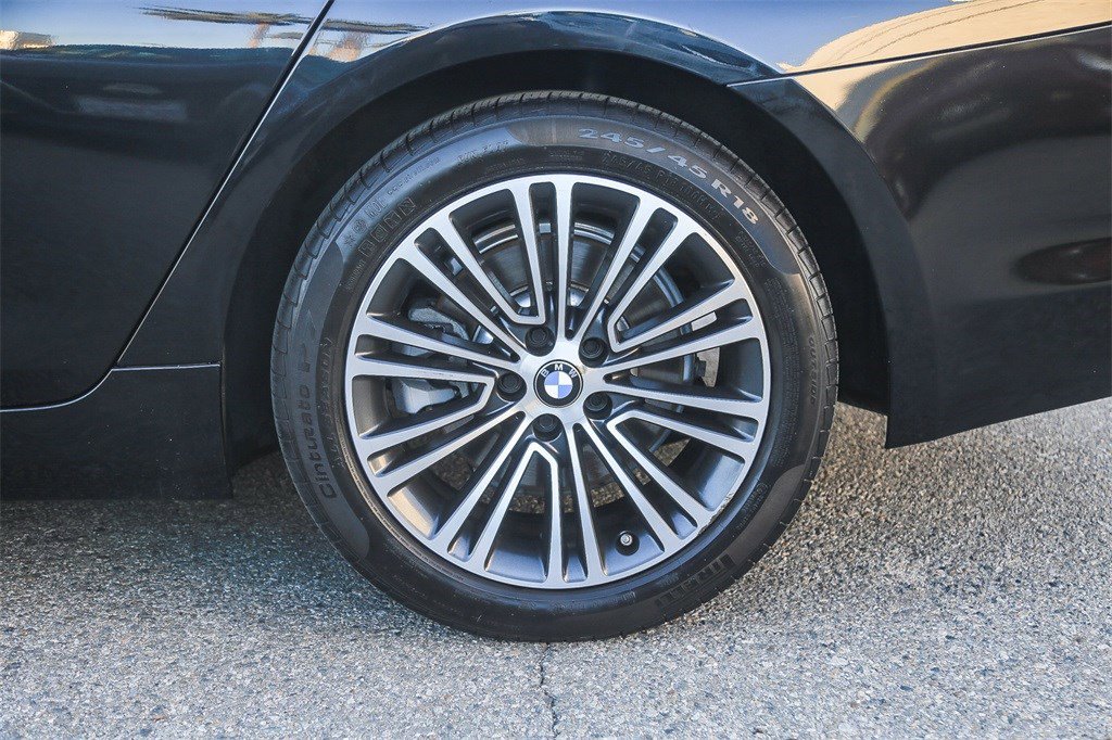 Used 2019 BMW 530i xDrive w/ Convenience Package image 10