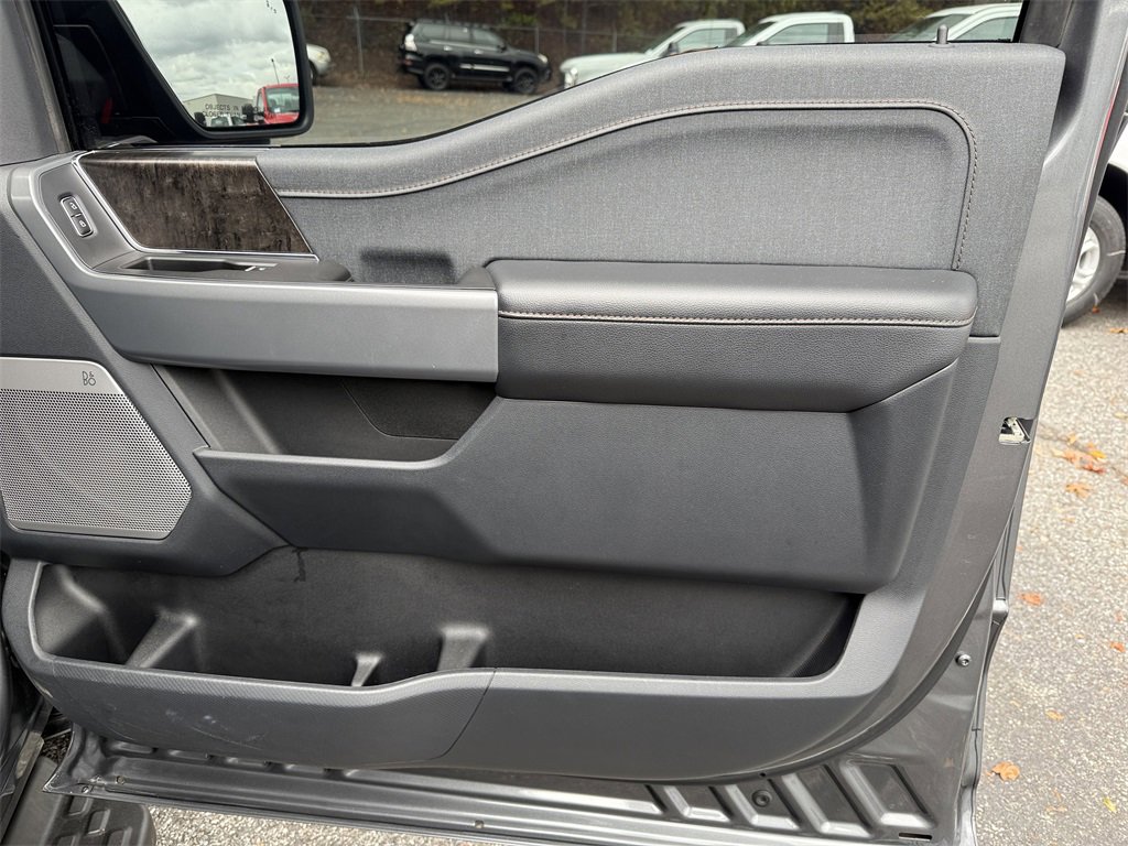 Used 2023 Ford F150 Lightning Lariat image 15