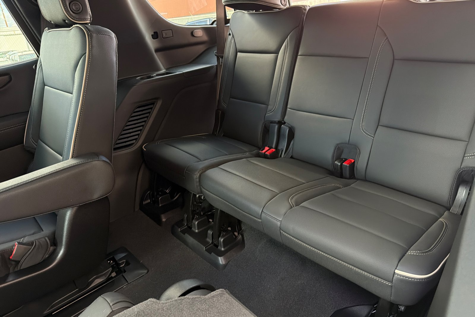 New 2026 GMC Yukon Elevation AWD/4WD image 16
