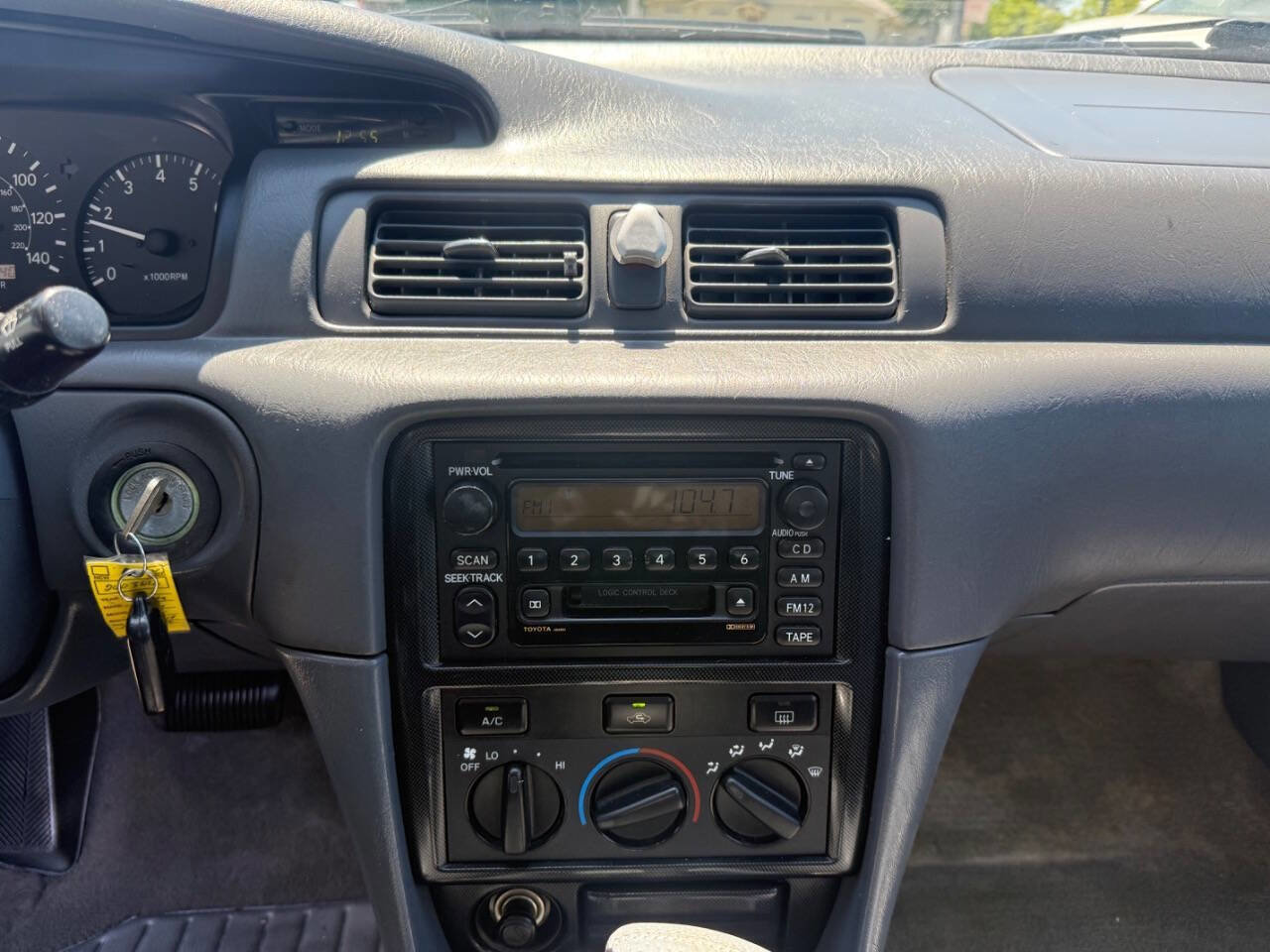 Used 2001 Toyota Camry LE FWD image 18