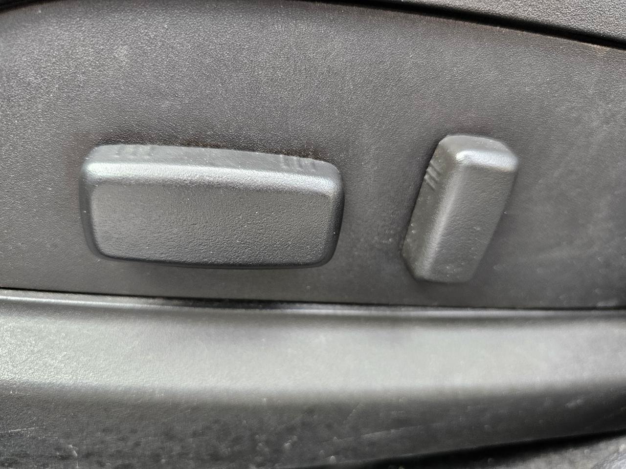 Used 2015 Chevrolet Traverse LTZ AWD/4WD image 9