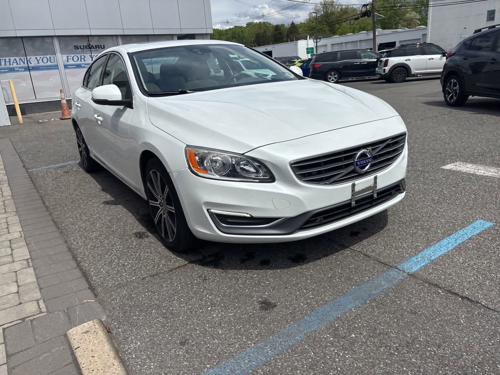 Used 2017 Volvo S60 T5 Inscription FWD image 2