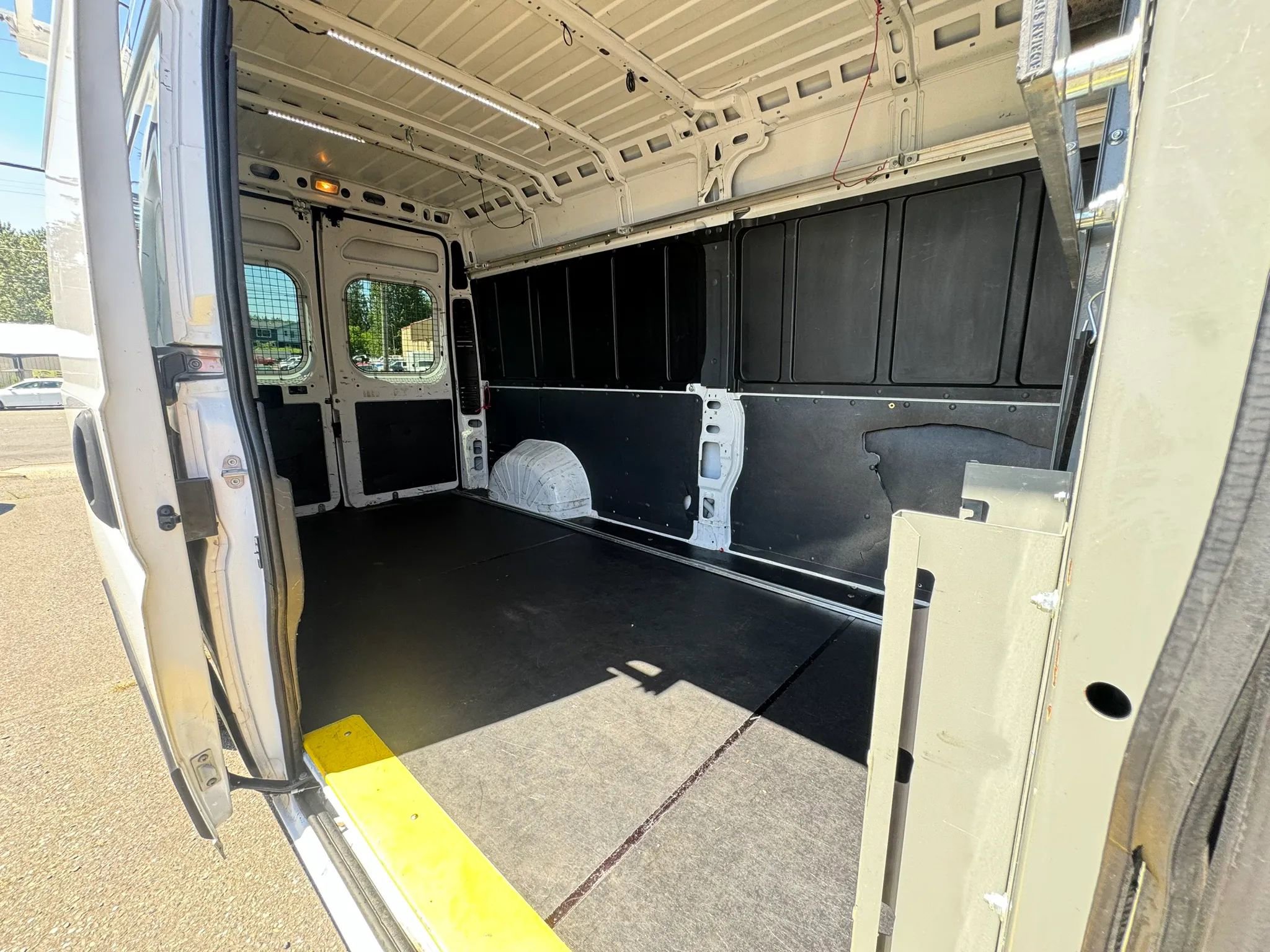 Used 2020 RAM ProMaster 2500 FWD image 15