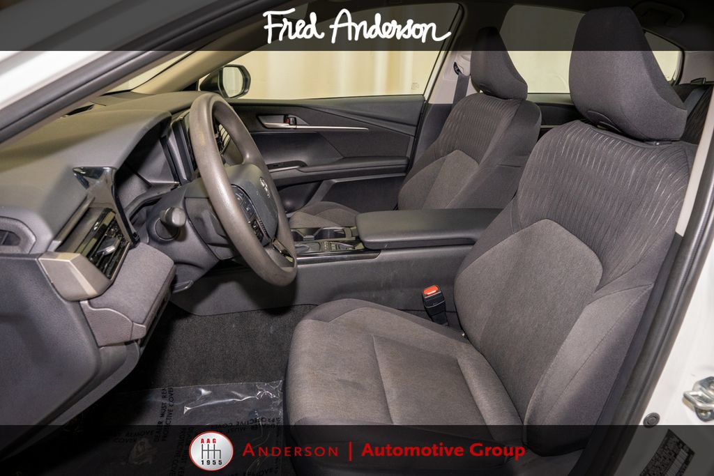 Used 2025 Toyota Camry LE w/ Convenience Package FWD image 10