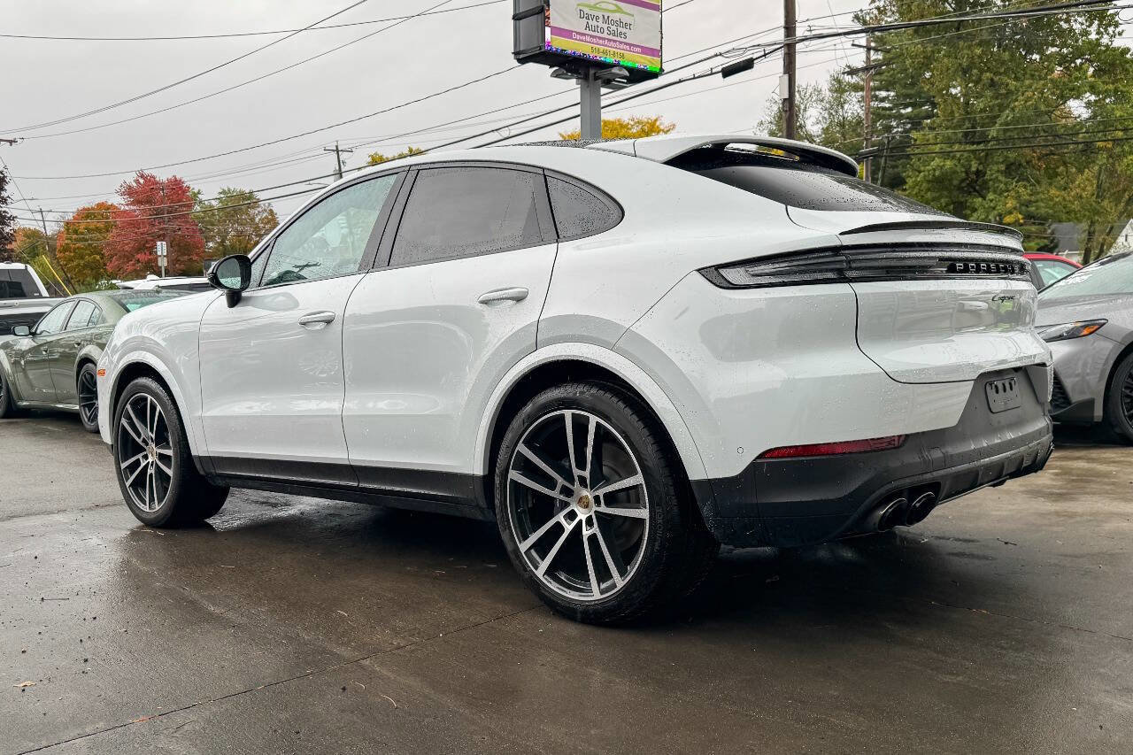 Used 2024 Porsche Cayenne Coupe image 4
