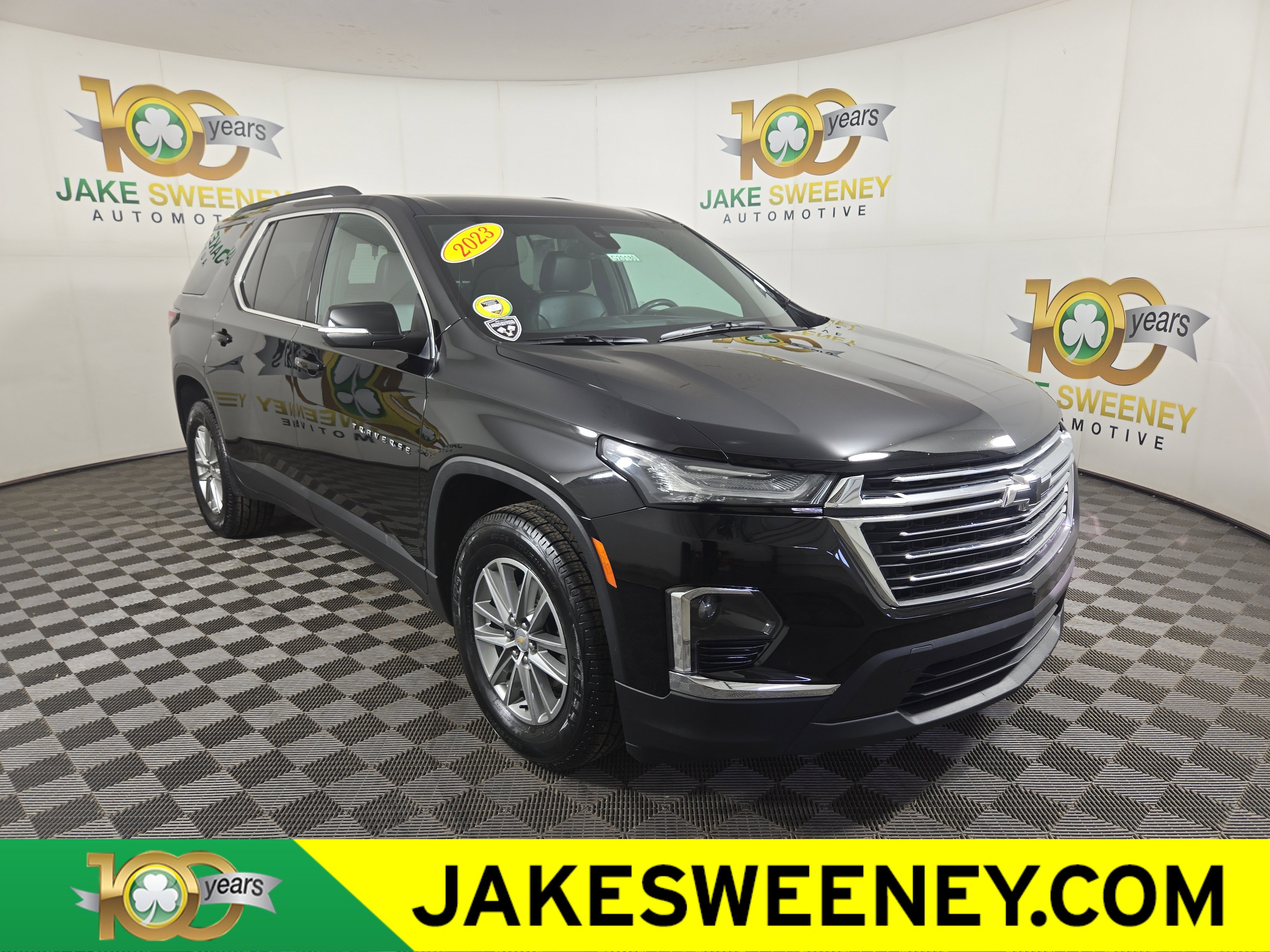 Certified 2023 Chevrolet Traverse LT w/ LPO, Floor Liner Package FWD image 1