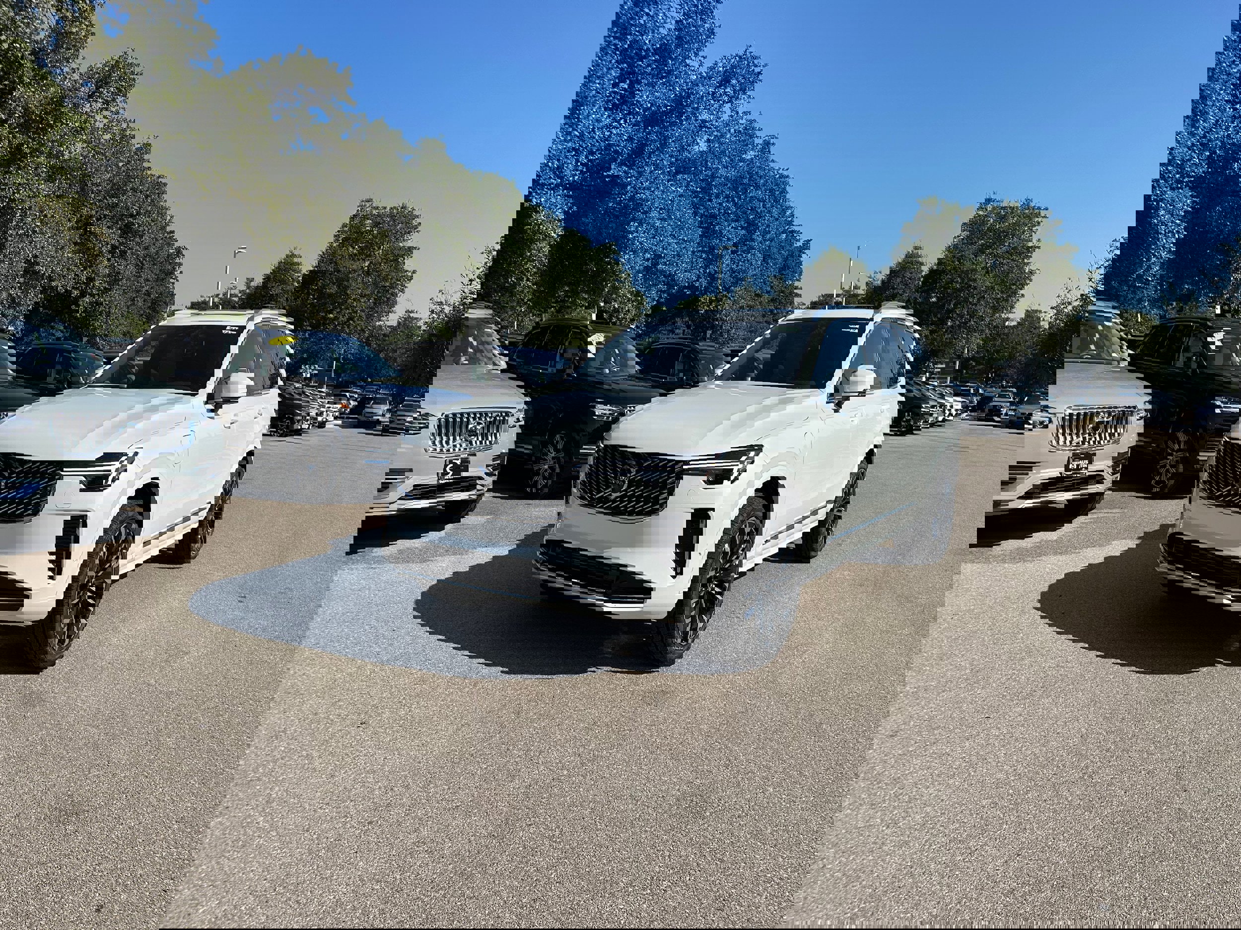 New 2026 Volvo XC90 T8 Plus image 2