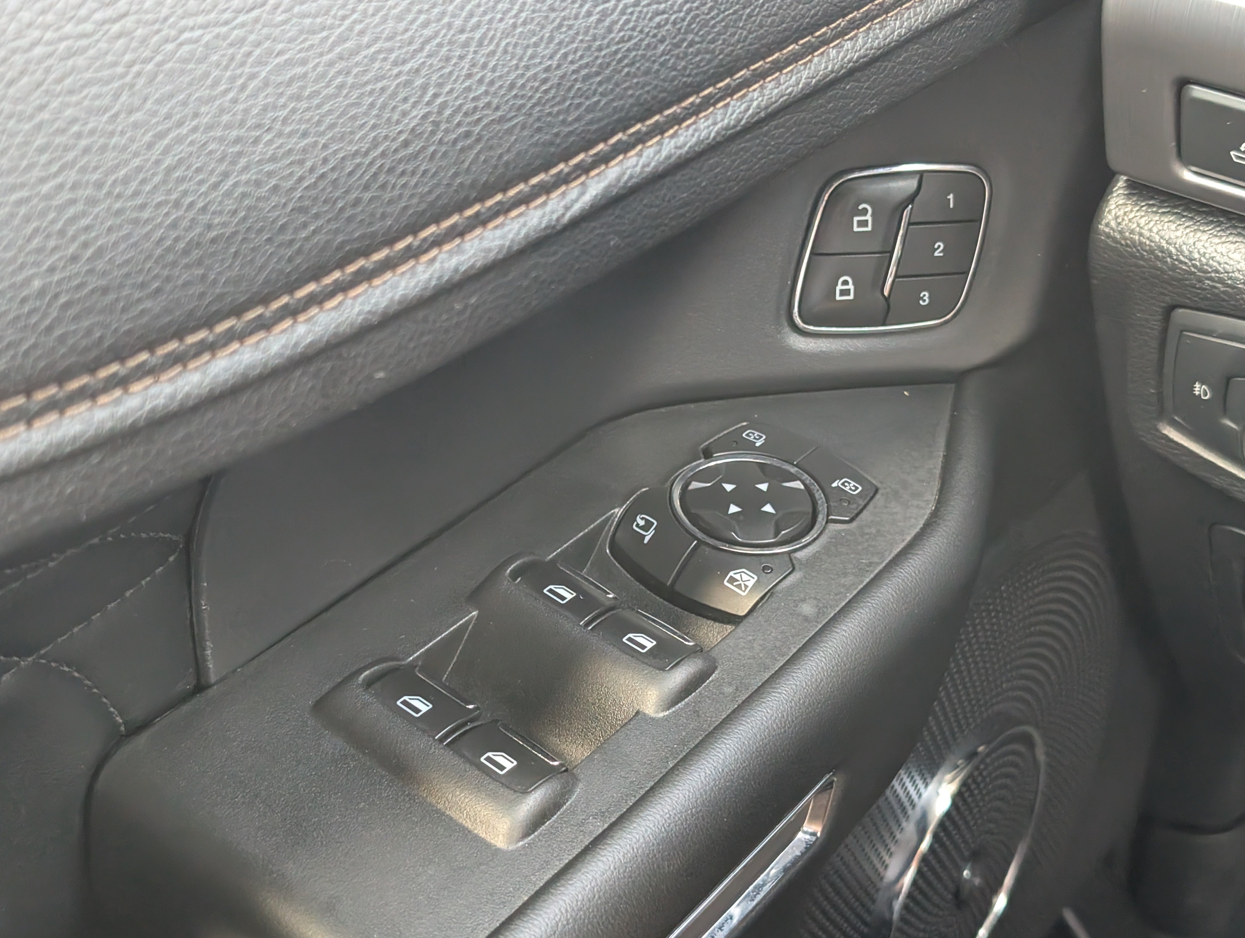 Used 2019 Ford Expedition Max Platinum AWD/4WD image 26