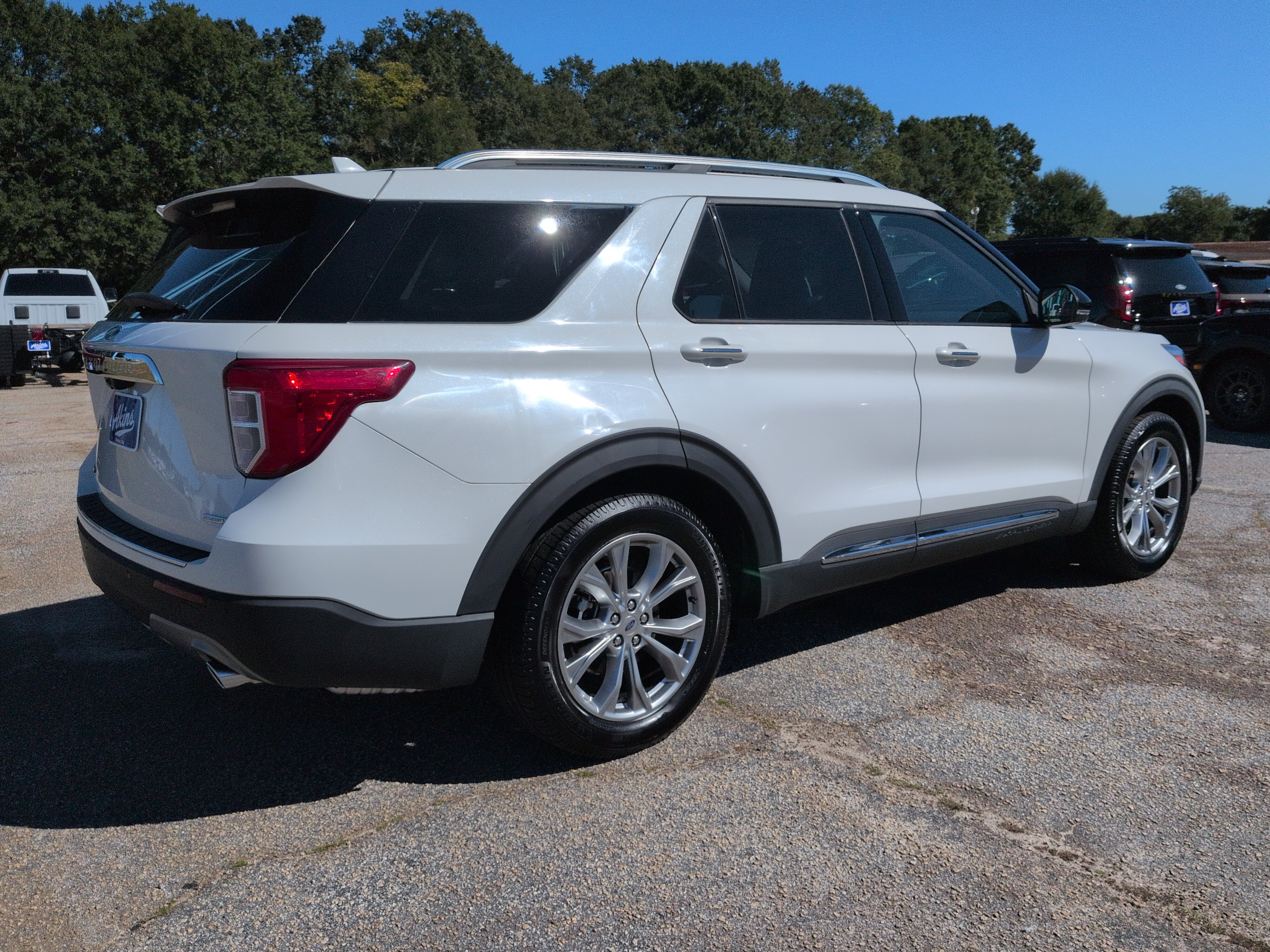 Used 2020 Ford Explorer Limited RWD image 3