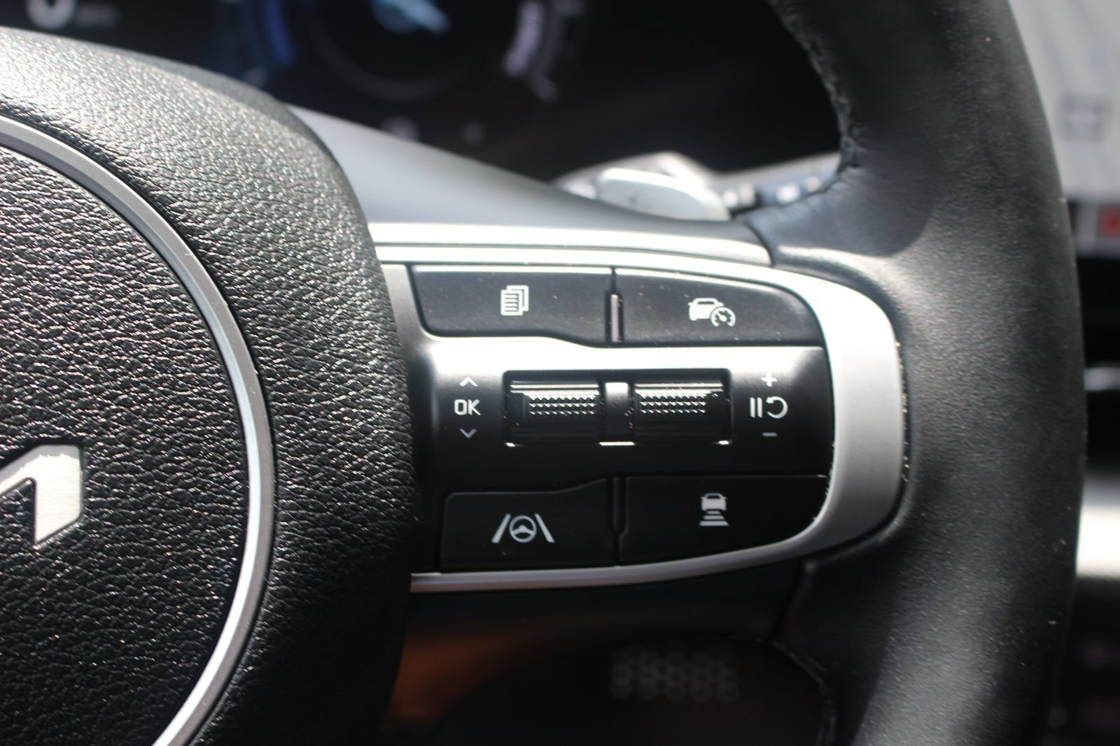 Certified 2025 Kia Sportage SX Prestige AWD/4WD image 21