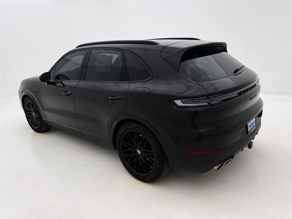 Used 2024 Porsche Cayenne S image 9