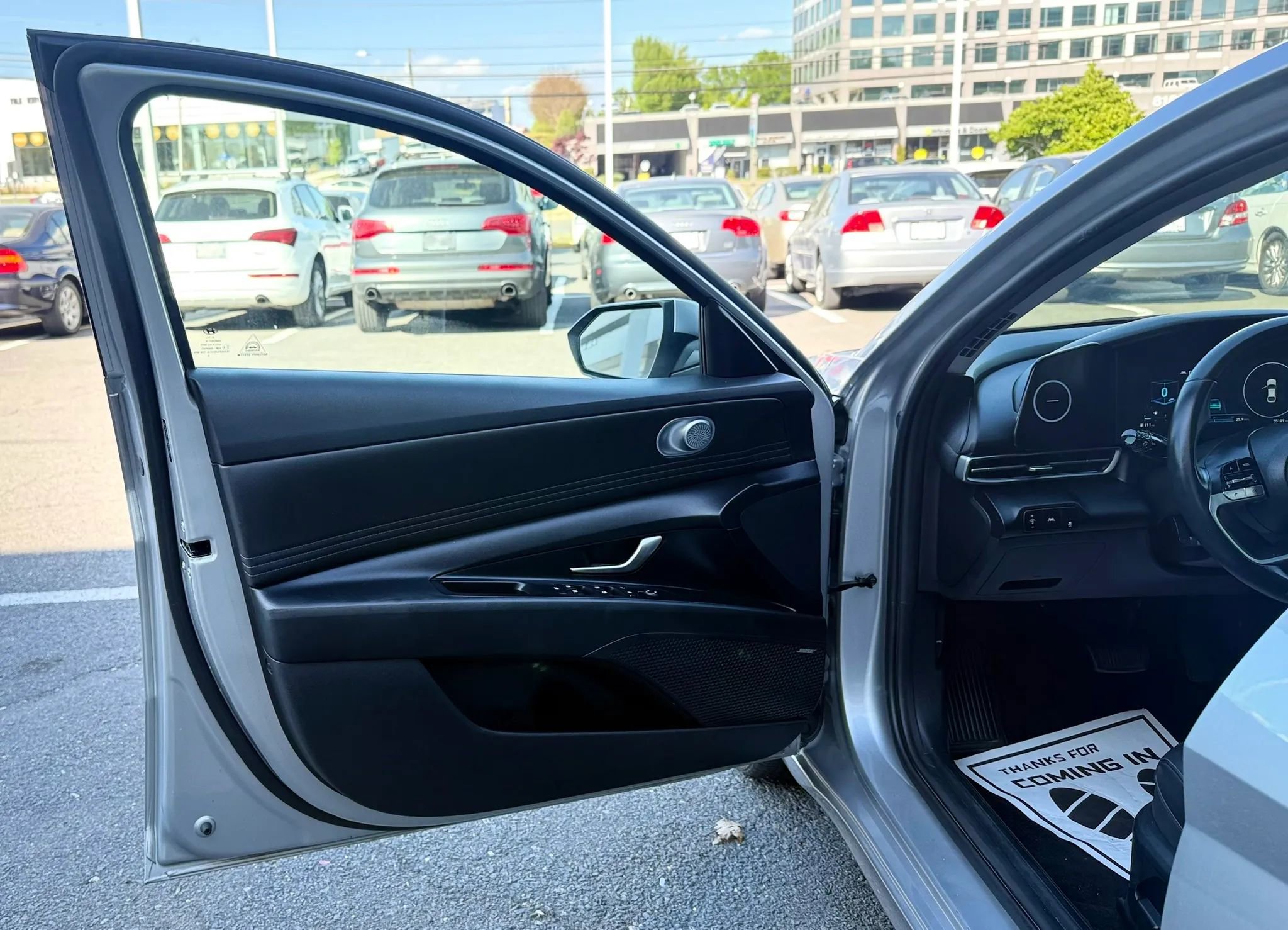 Used 2021 Hyundai Elantra Limited w/ Cargo Package FWD image 9