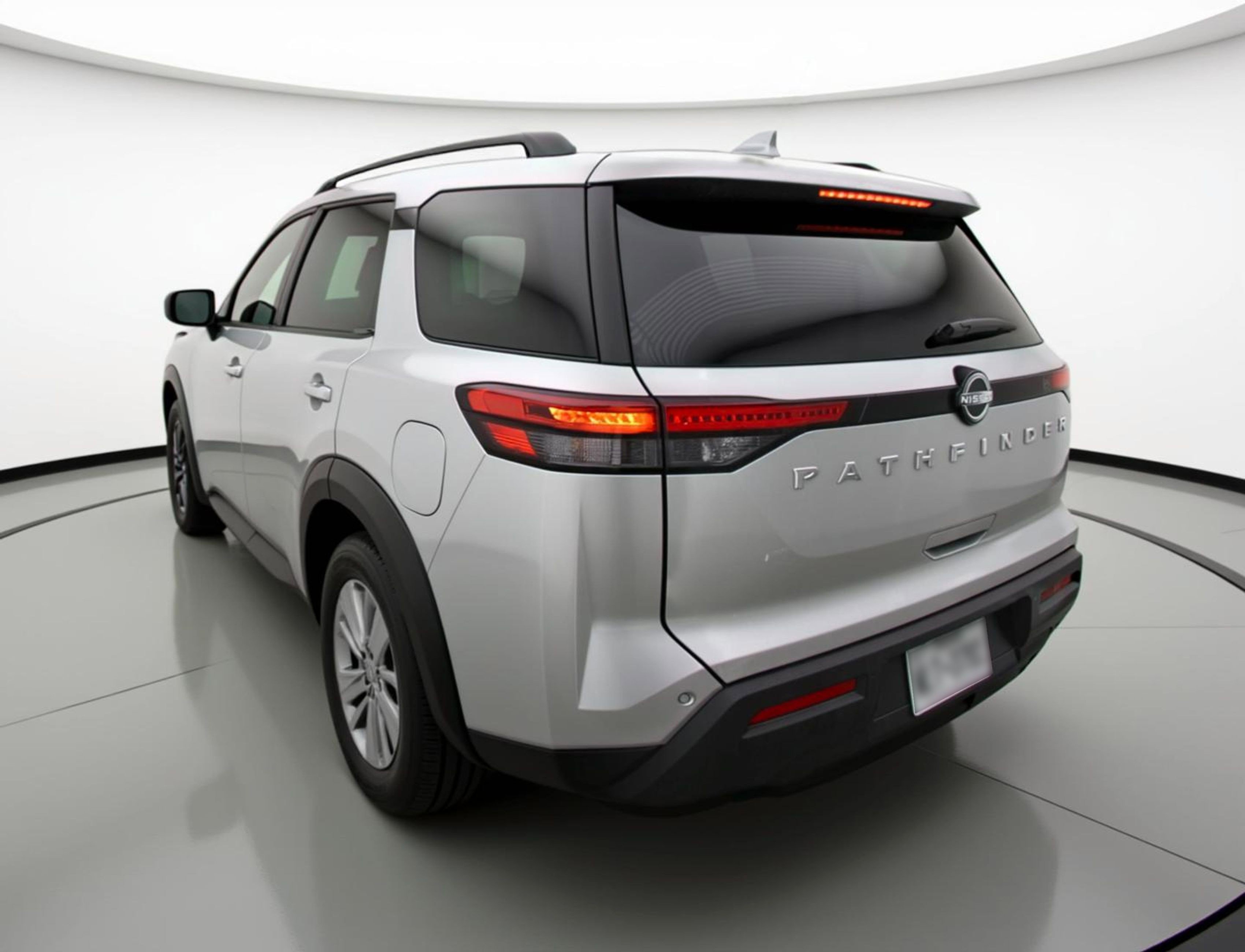 Used 2025 Nissan Pathfinder SV image 6
