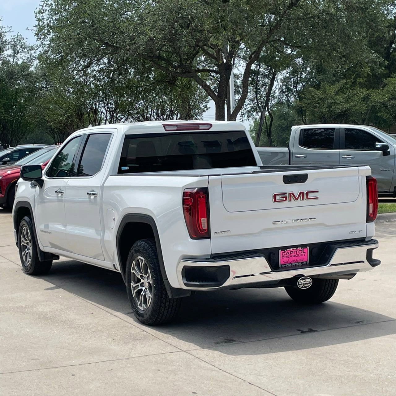 Used 2025 GMC Sierra 1500 SLT RWD image 4