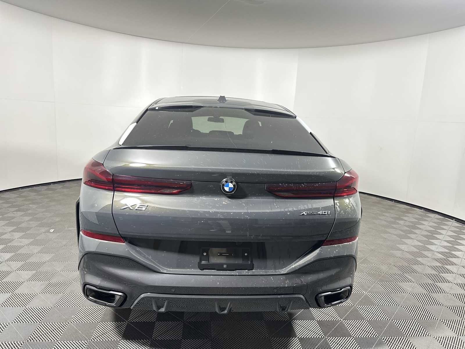New 2026 BMW X6 xDrive40i w/ Executive Package image 2