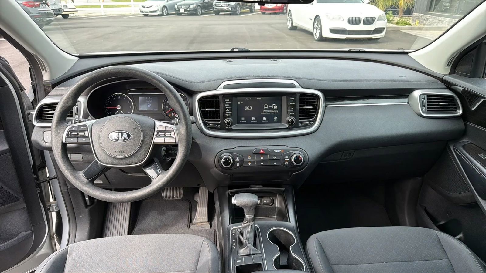 Used 2019 Kia Sorento L image 8