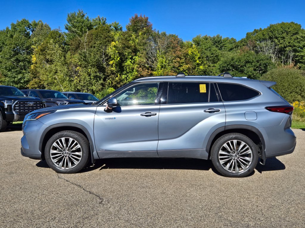Used 2021 Toyota Highlander Platinum AWD/4WD image 2