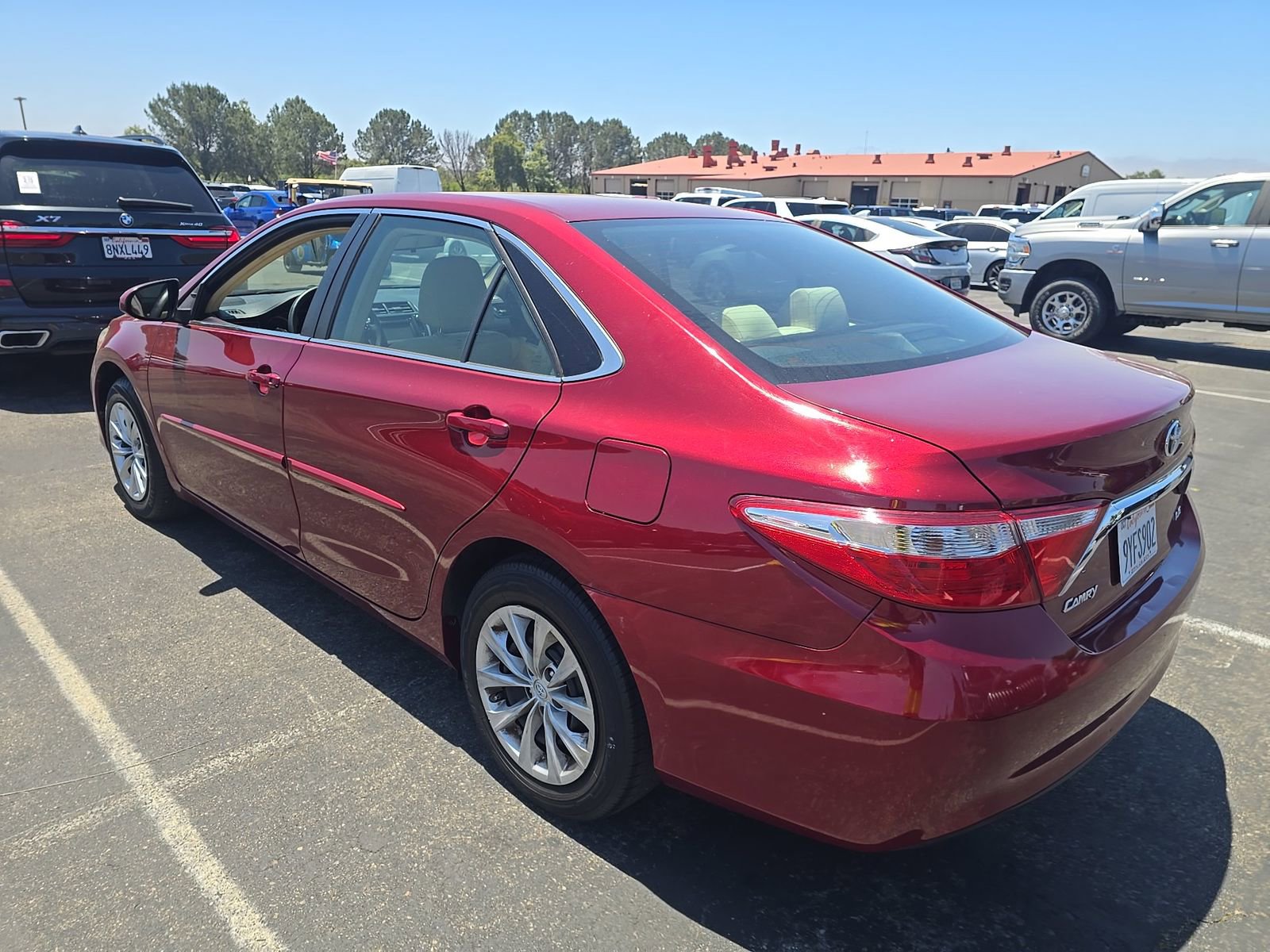 Used 2017 Toyota Camry LE FWD image 8