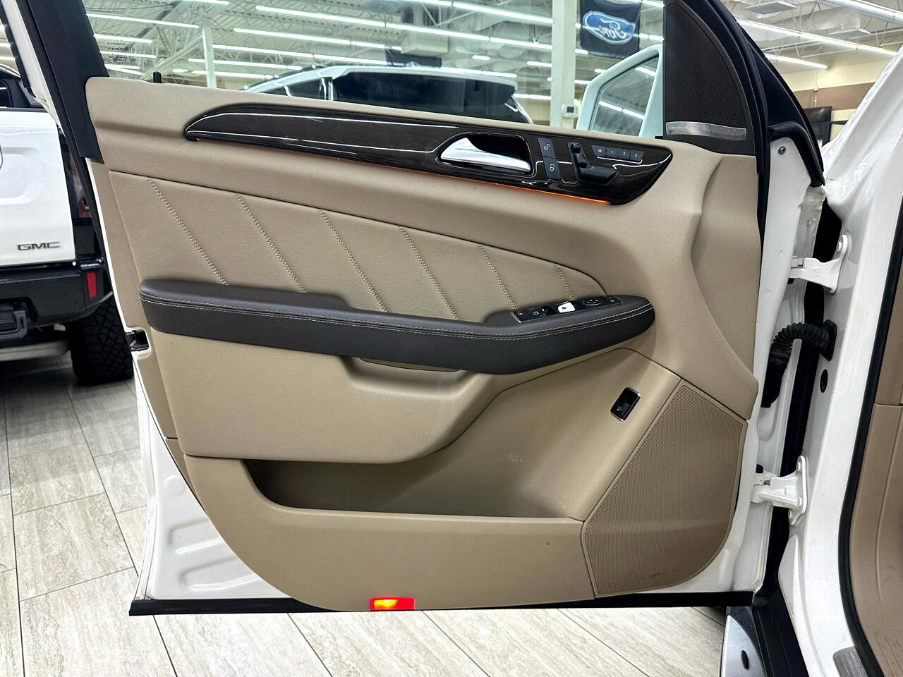 Used 2016 Mercedes-Benz GL 450 4MATIC w/ Premium I Package image 19