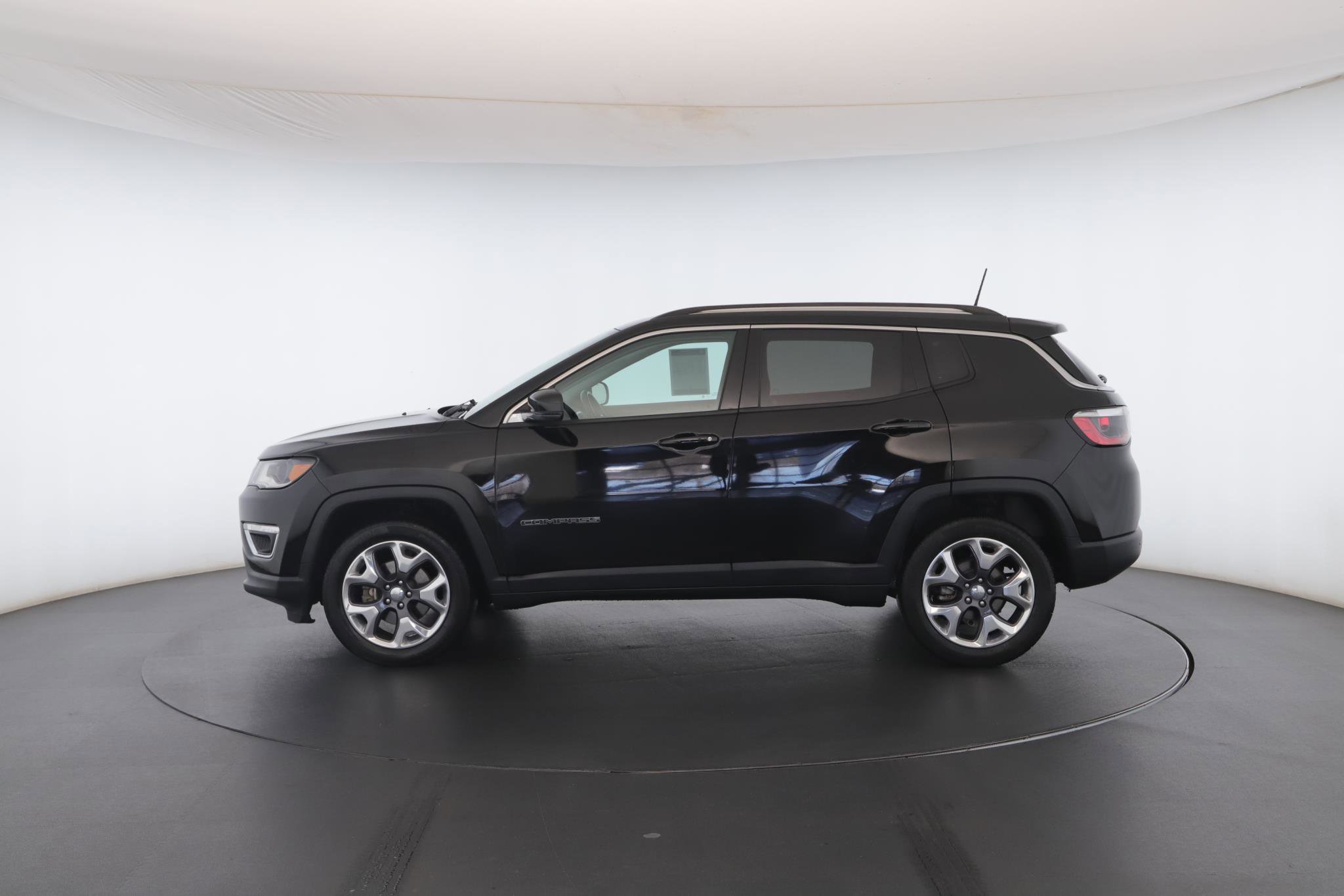 Used 2018 Jeep Compass Limited w/ Navigation Group image 18