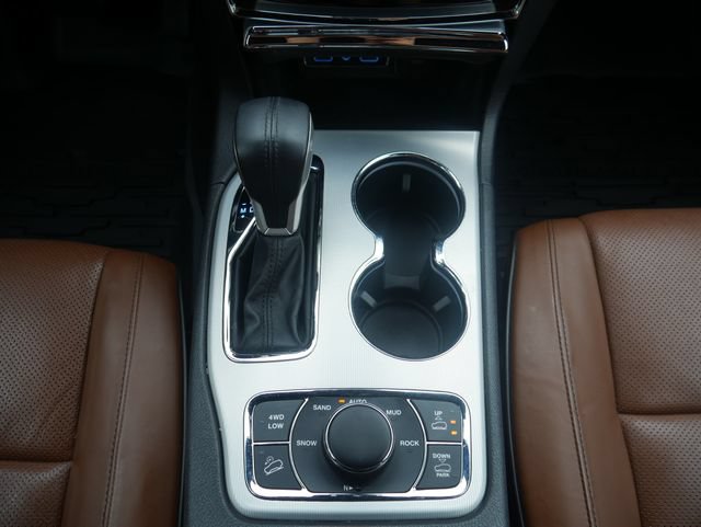 Used 2019 Jeep Grand Cherokee Summit AWD/4WD image 24