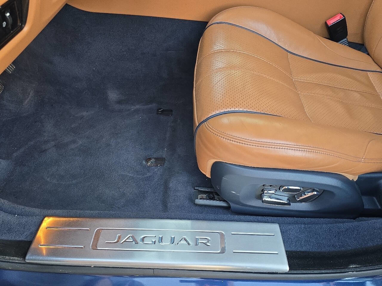 Used 2014 Jaguar XJ L Portfolio image 18