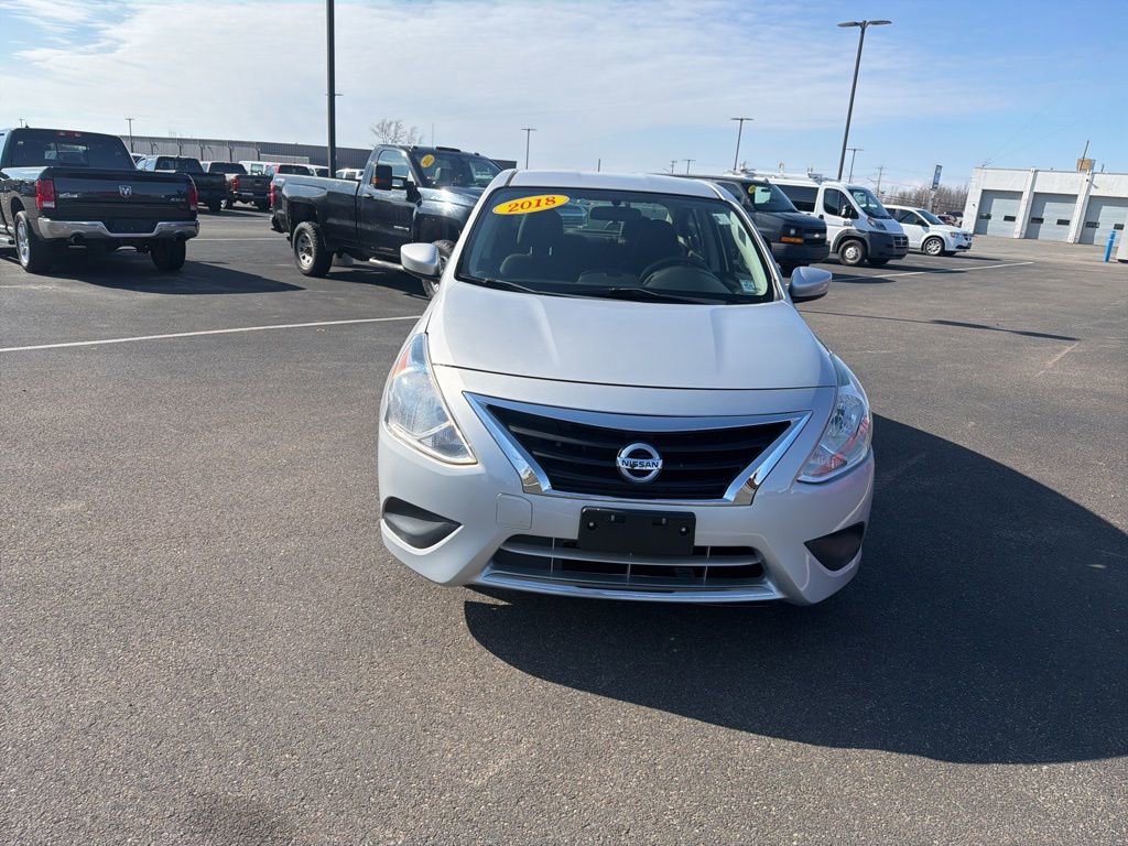Used 2018 Nissan Versa SV image 2