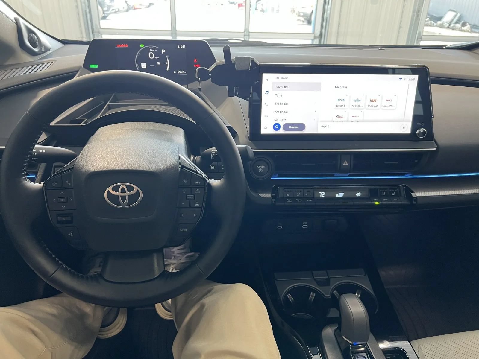 Used 2024 Toyota Prius Limited w/ Limited Premium Package FWD image 31