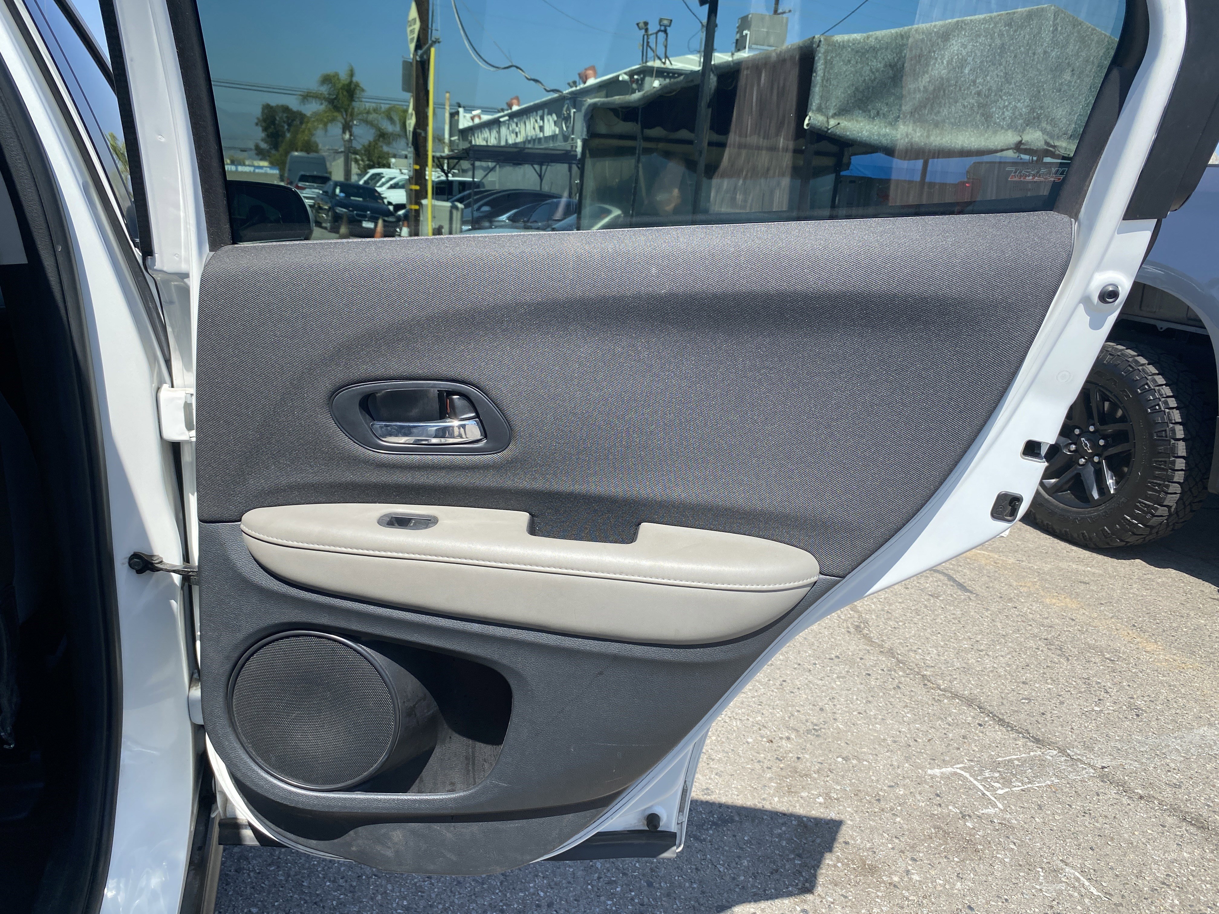 Used 2021 Honda HR-V LX image 17