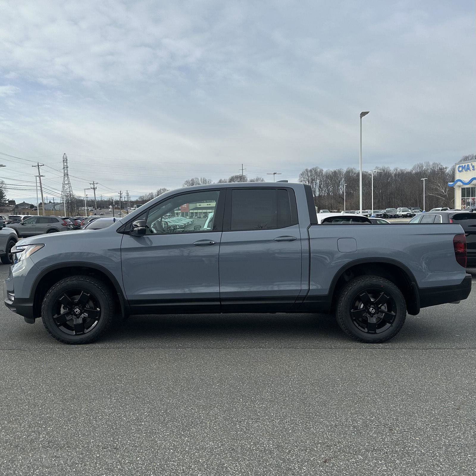 New 2026 Honda Ridgeline Black Edition image 2