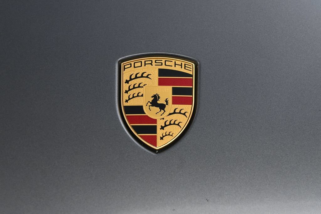 Certified 2024 Porsche Cayenne AWD/4WD image 31